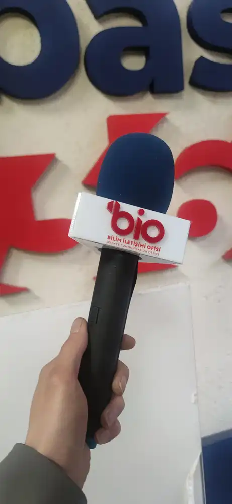 Mikrofon reklam paneli
